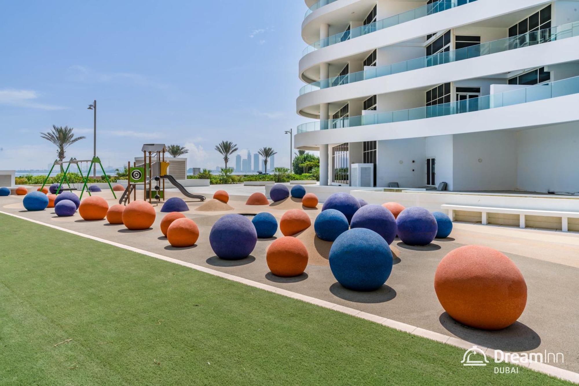 Dream Inn Apartments - Mina By Azizi Dubai Exterior photo
